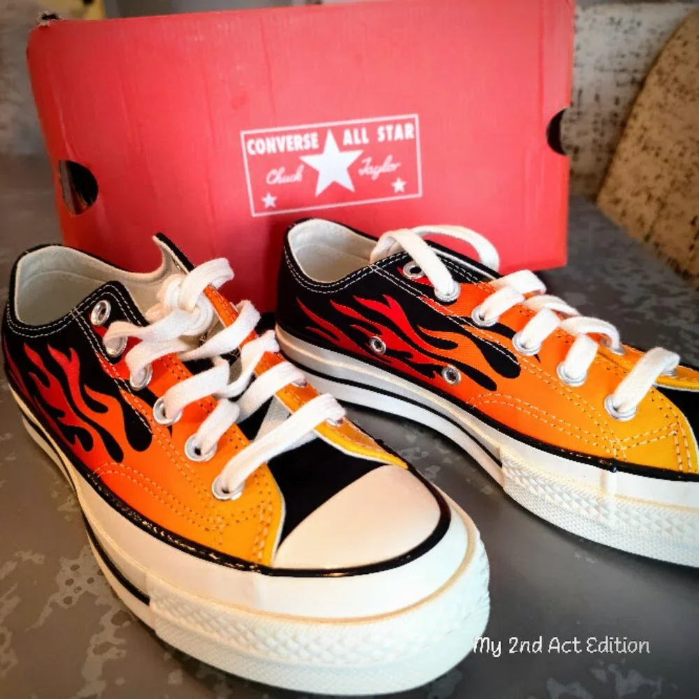 All Star Converse NIB Lo Chucks with Flames Size Mens 5 Womens 7 - Picture 3 of 14